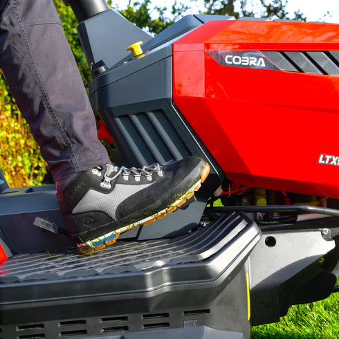 COBRA LTX102HR2L Premium 102 cm Rear Discharge Lawn Tractor with V-Twin Engine