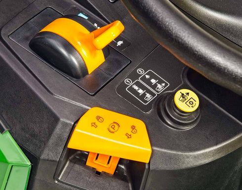 John Deere X167 Ride On Mower