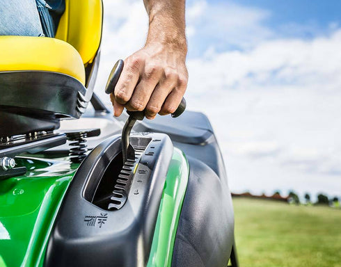 John Deere X167R Ride on Mower